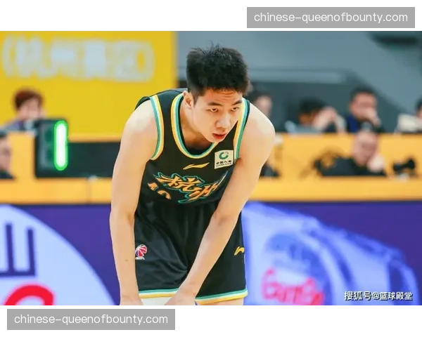 朱俊龙承担控球职责 广厦阵容调整应对核心缺阵局面